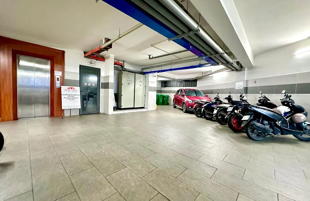 Yours Studio Airport-1